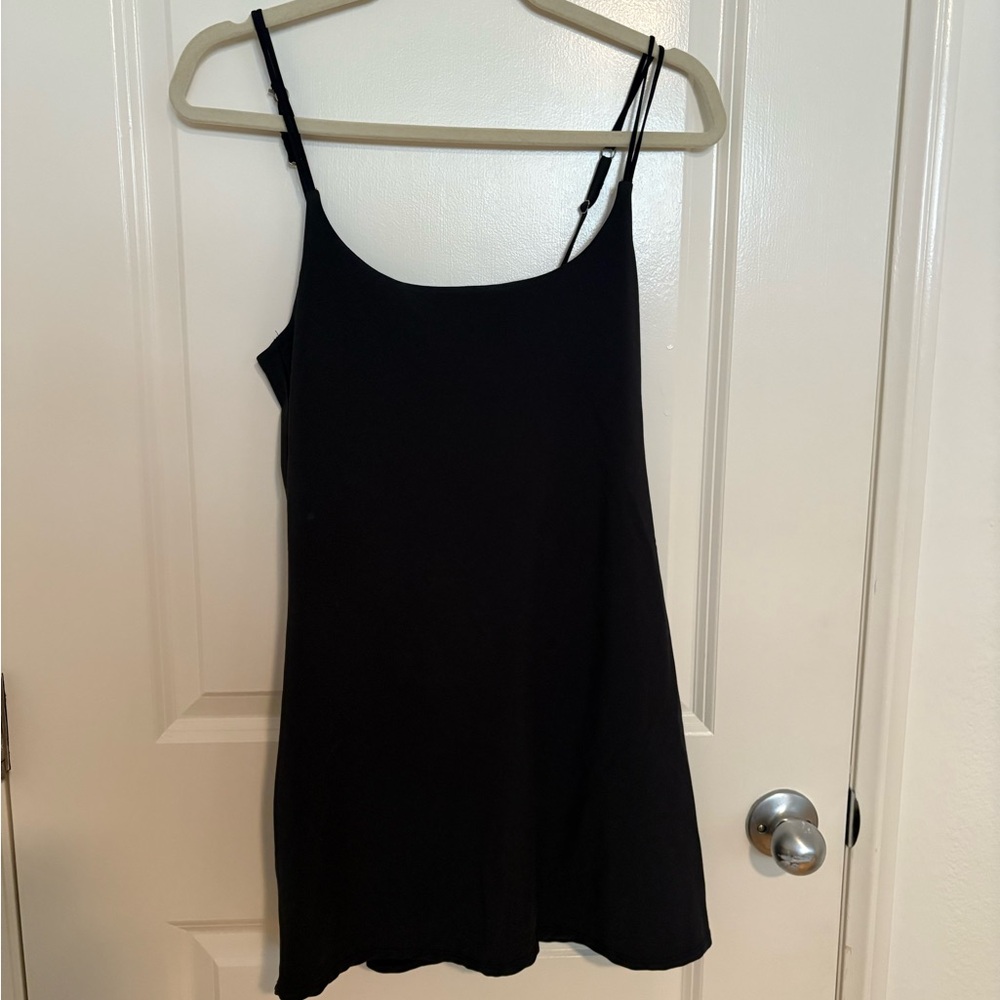 Sporty black dress